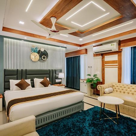 Excellency Airport Hotel Kochi 외부 사진
