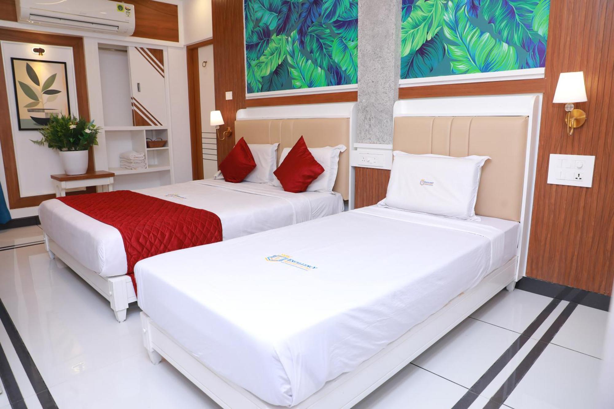 Excellency Airport Hotel Kochi 외부 사진