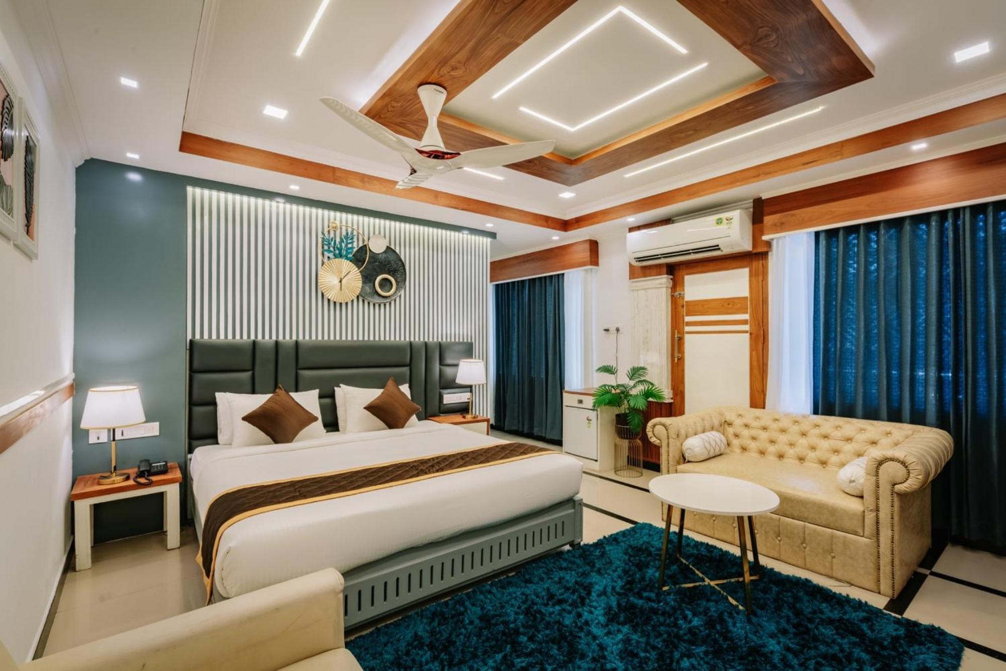 Excellency Airport Hotel Kochi 외부 사진